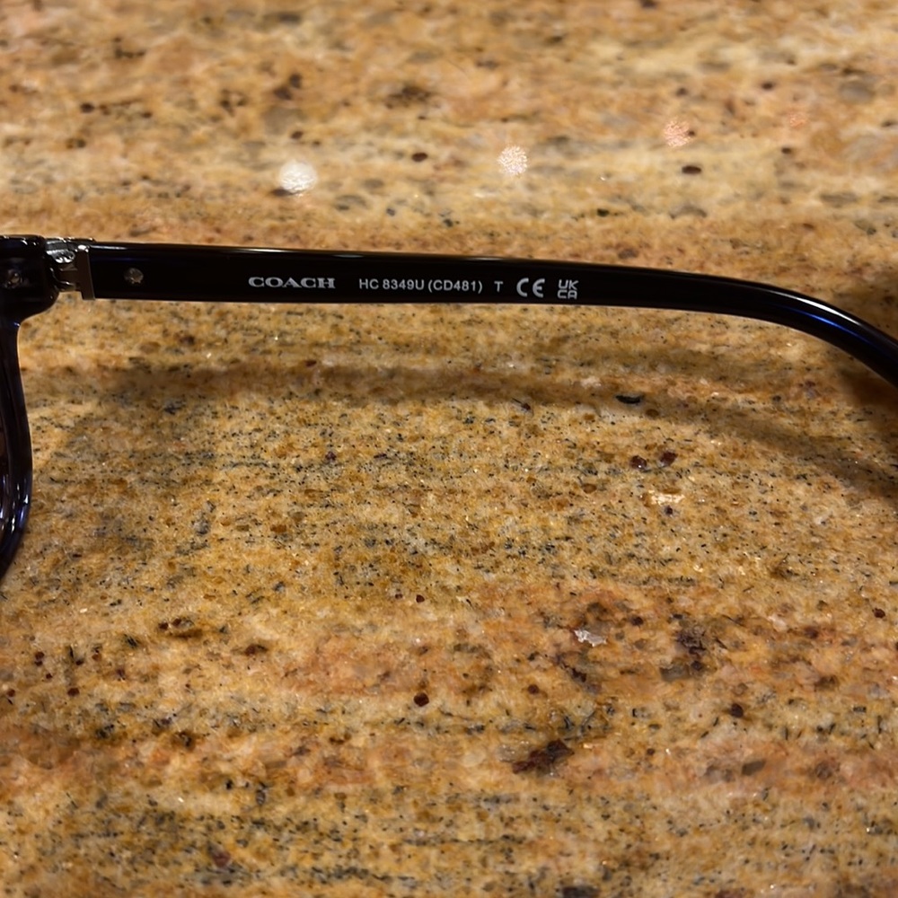Brand new Coach sunglasses 57088H HC 8349U 56-18-140 - Picture 4 of 5
